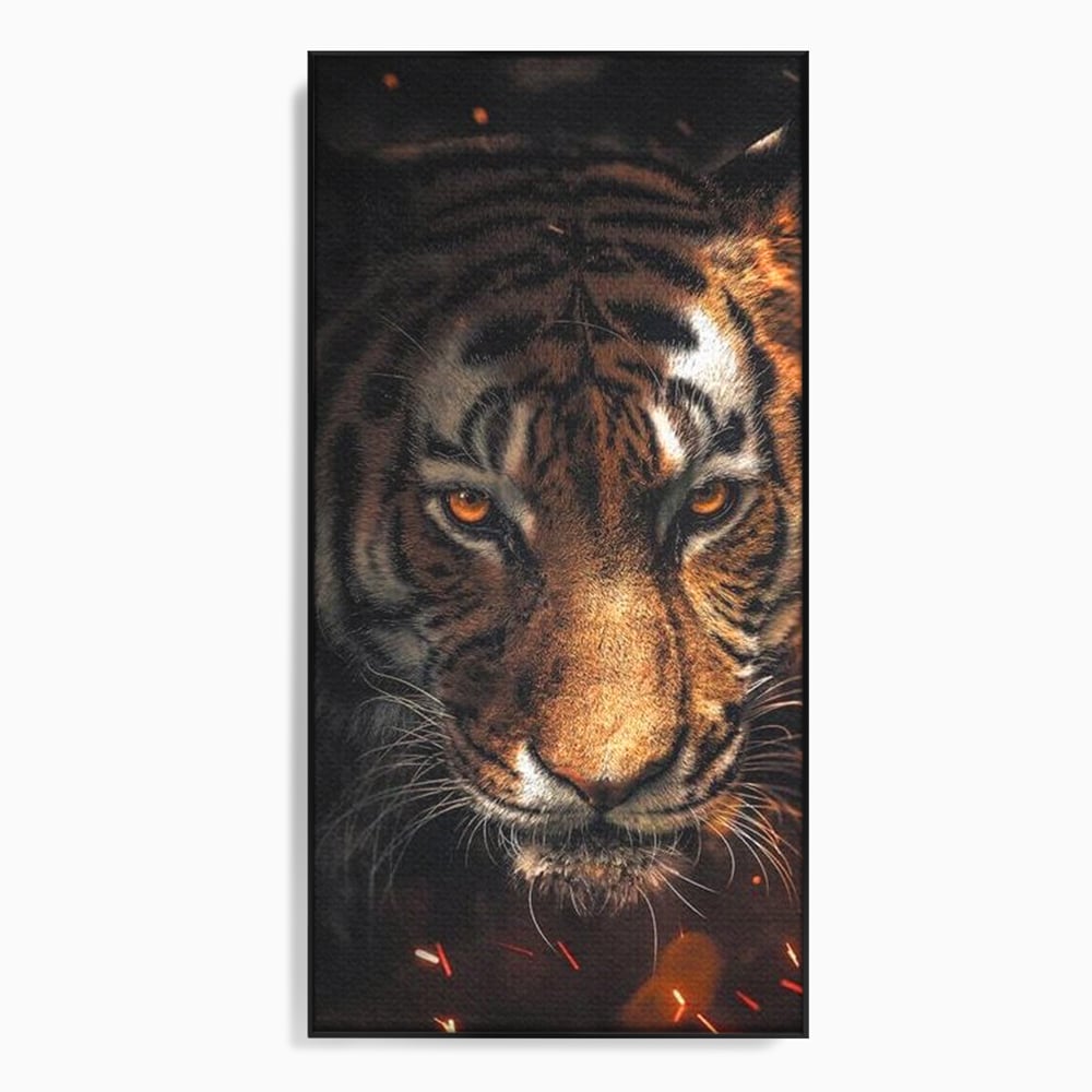 Tablou canvas cu tablou canvas cu cap de tigru si scantei, in rama de aluminiu negru